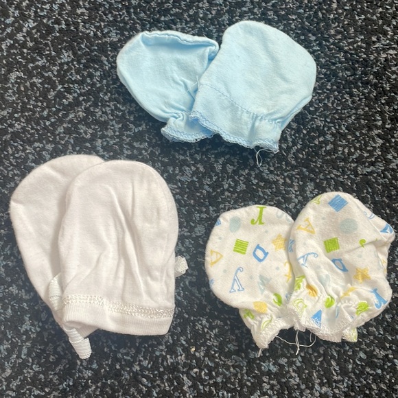 Baby hats and mittens 0-3m - Picture 8 of 8